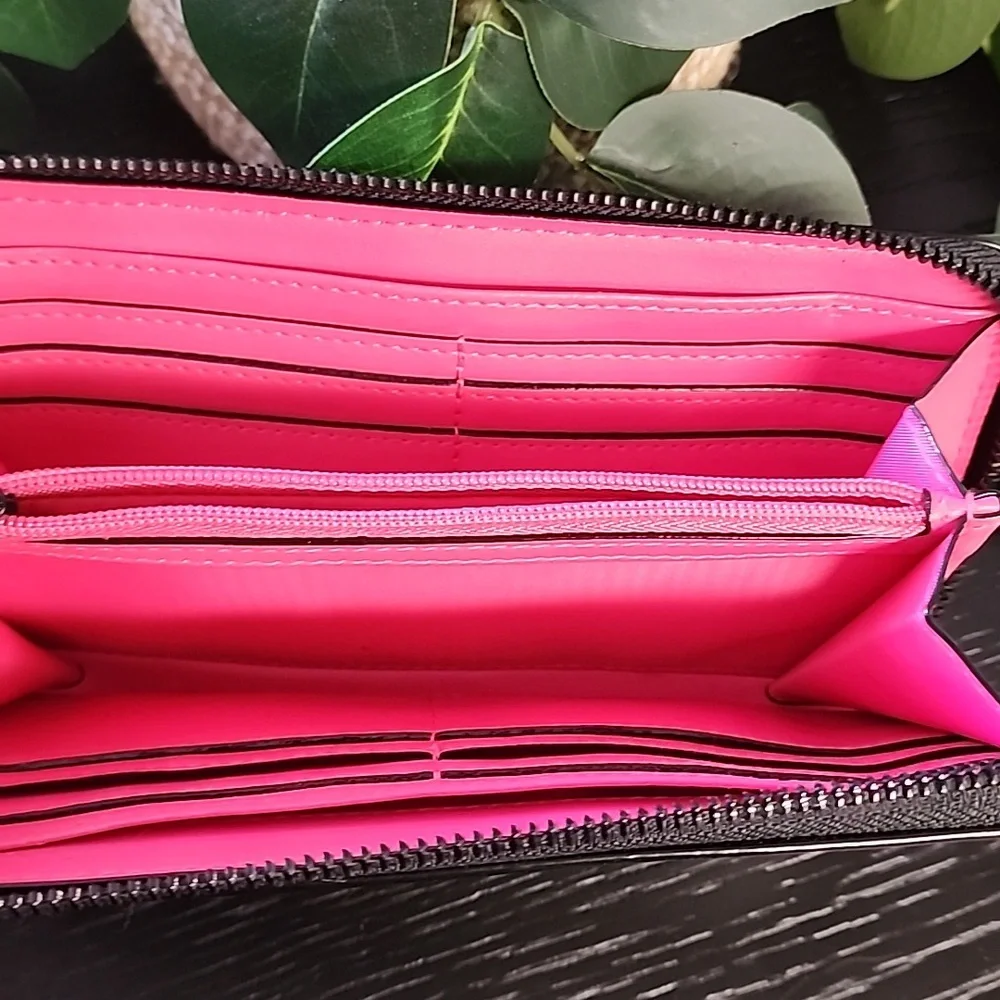 VICTORIA'S SECRET Love Kisses Zip Around Long Wallet Wristlet Lips Vegan Leather - Picture 8 of 13